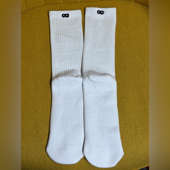 PAIR of THIEVES White Crew socks, - Picture 2 of 12